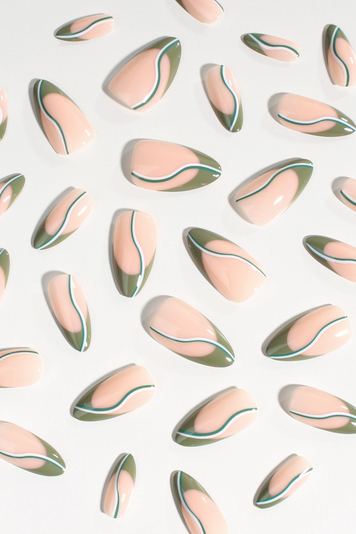 Bonmuz - Verde Vogue | Soft & Durable Press-On Nails