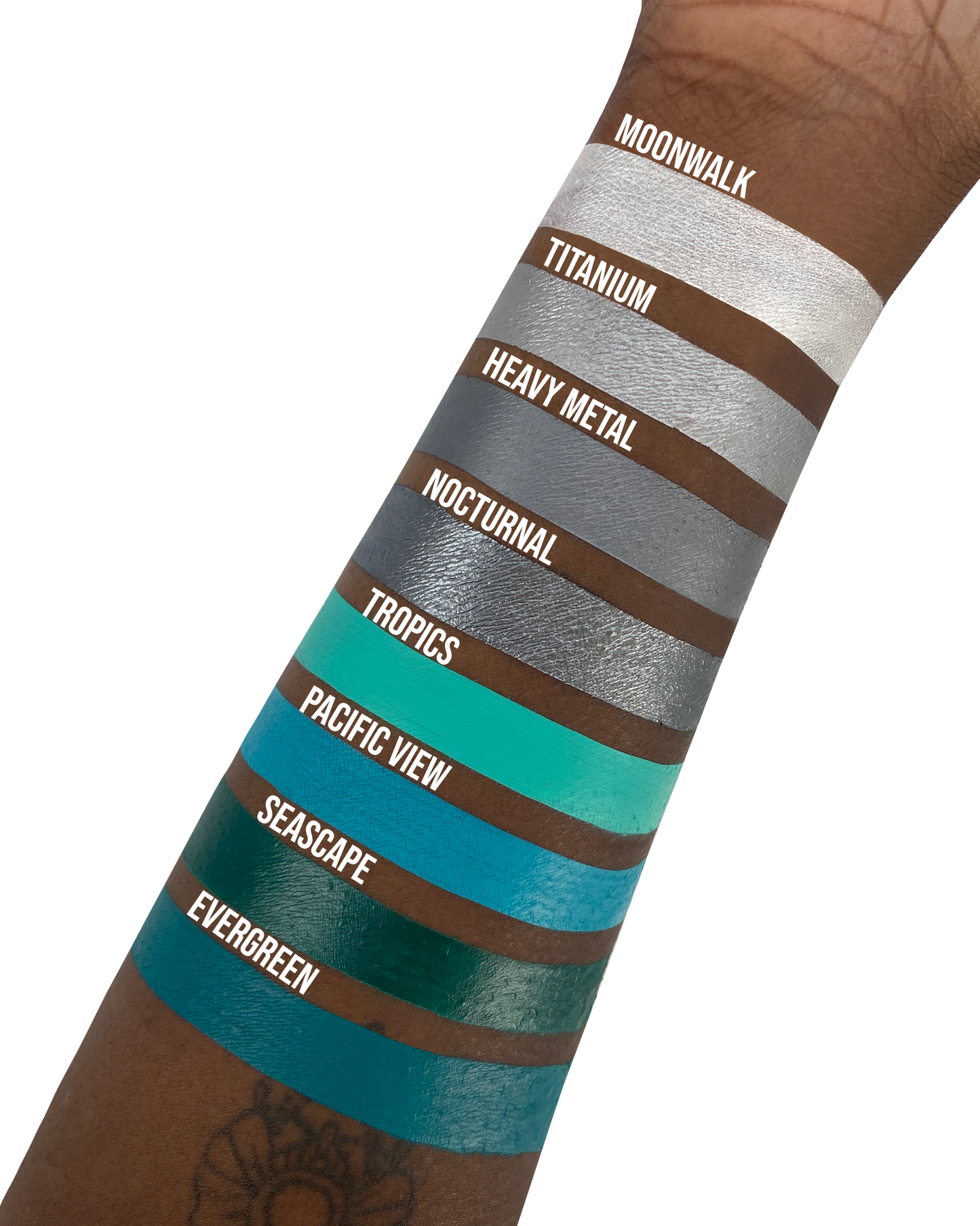 Gavissi Beauty - "NOCTURNAL" RETRO LINER