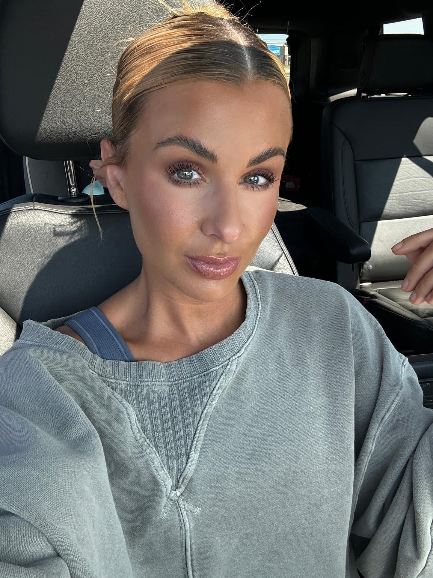 C & D Beauty - BrowLock Brow Gel